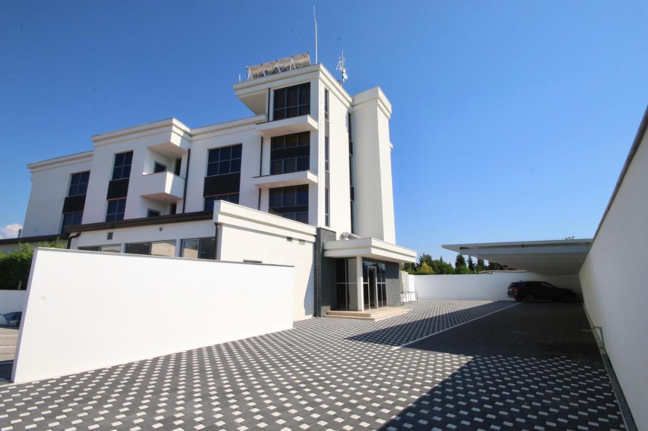 Eljos Hotel Fushe-Kruje Exterior photo
