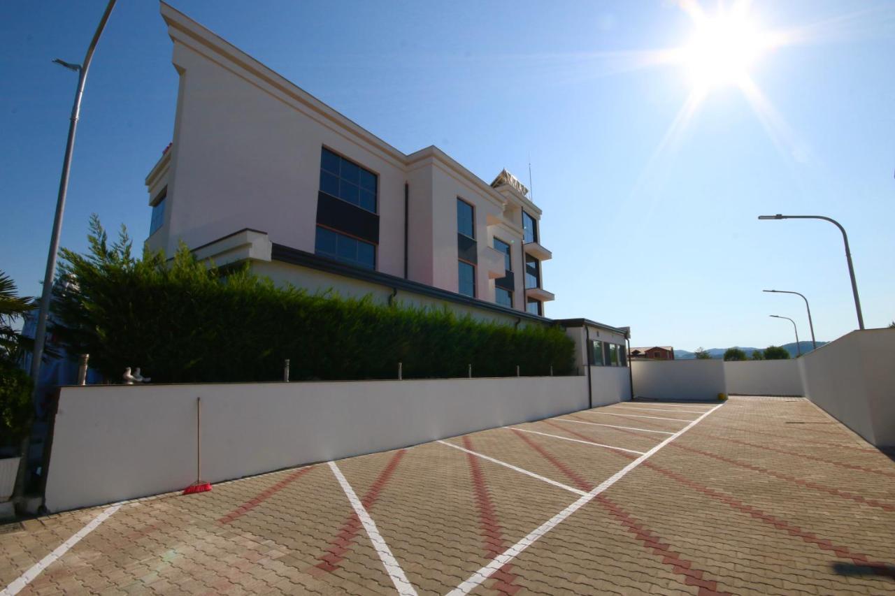 Eljos Hotel Fushe-Kruje Exterior photo